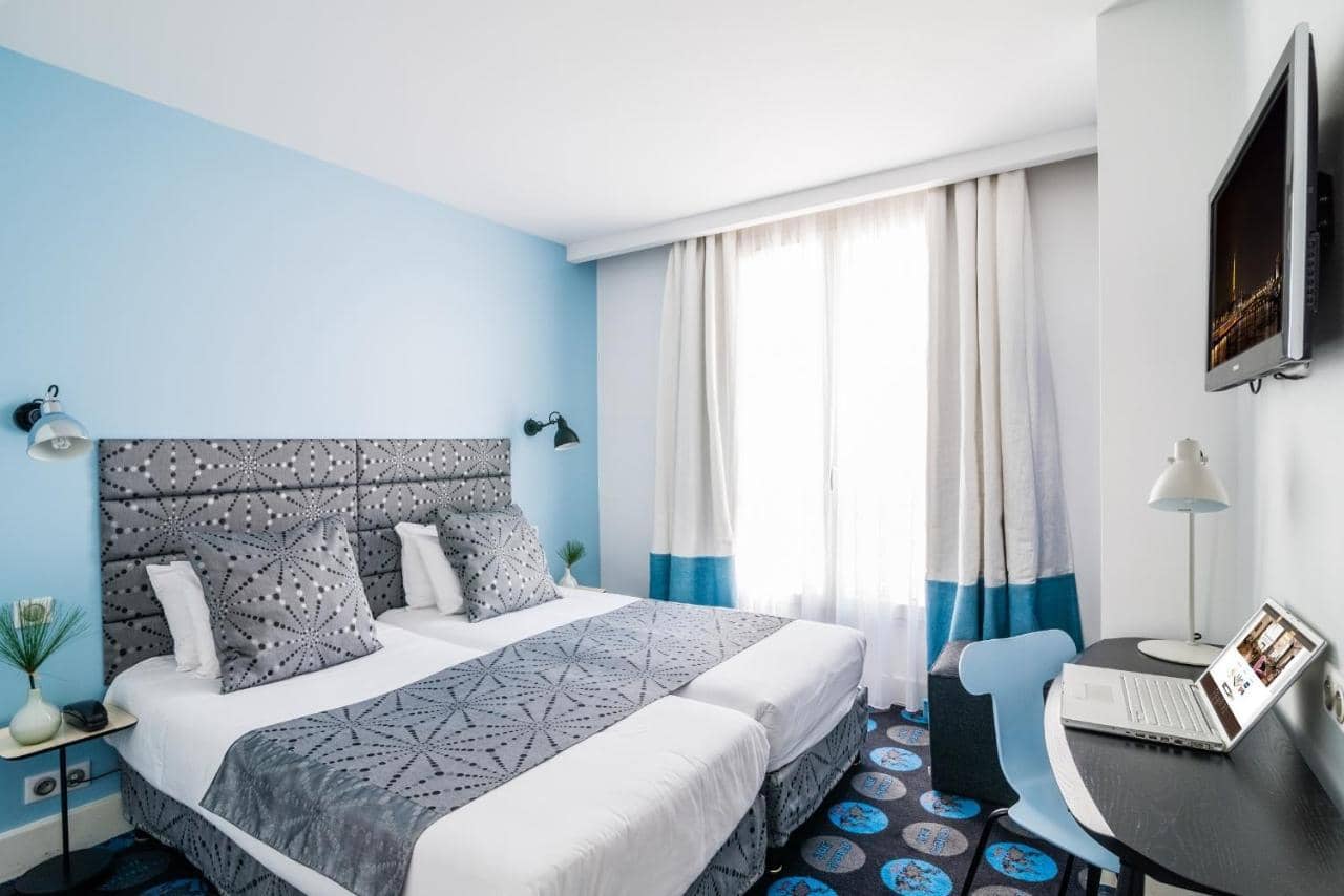 Hotel Astoria — 2