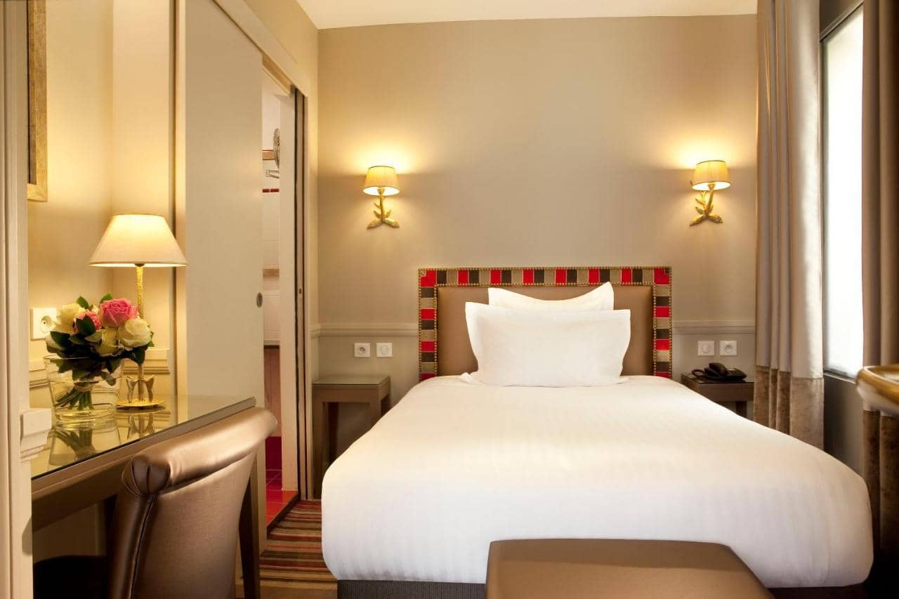 Hotel Des Comedies — 5