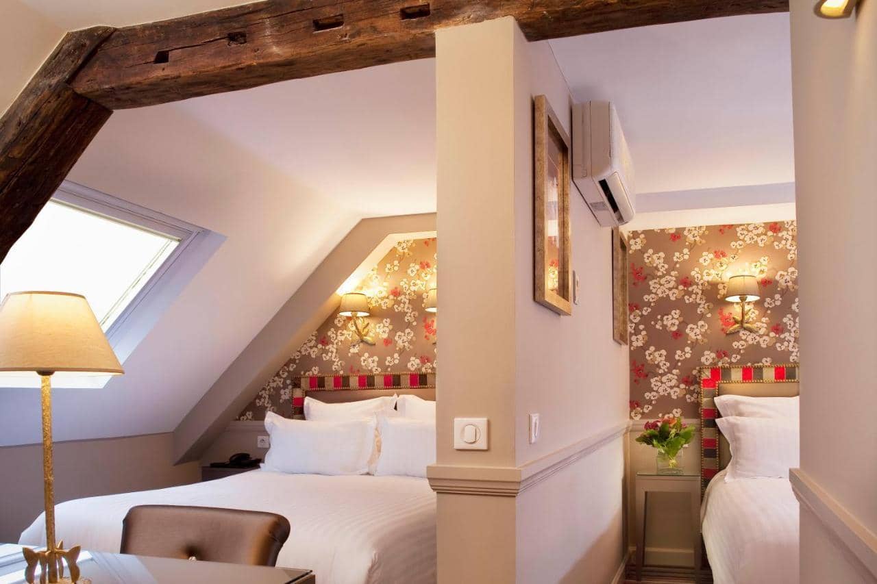 Hotel Des Comedies — 4