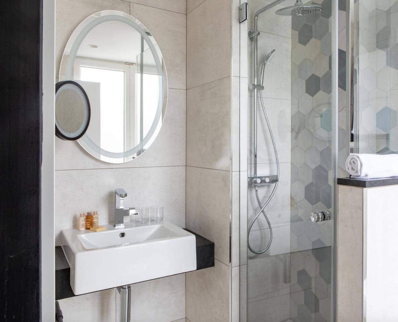 Maison Mere — 3