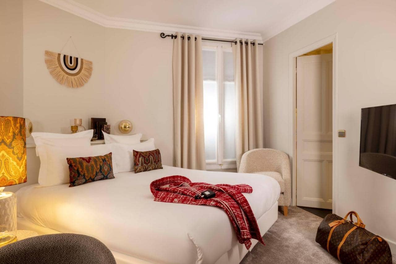 Hotel de Banville — 4