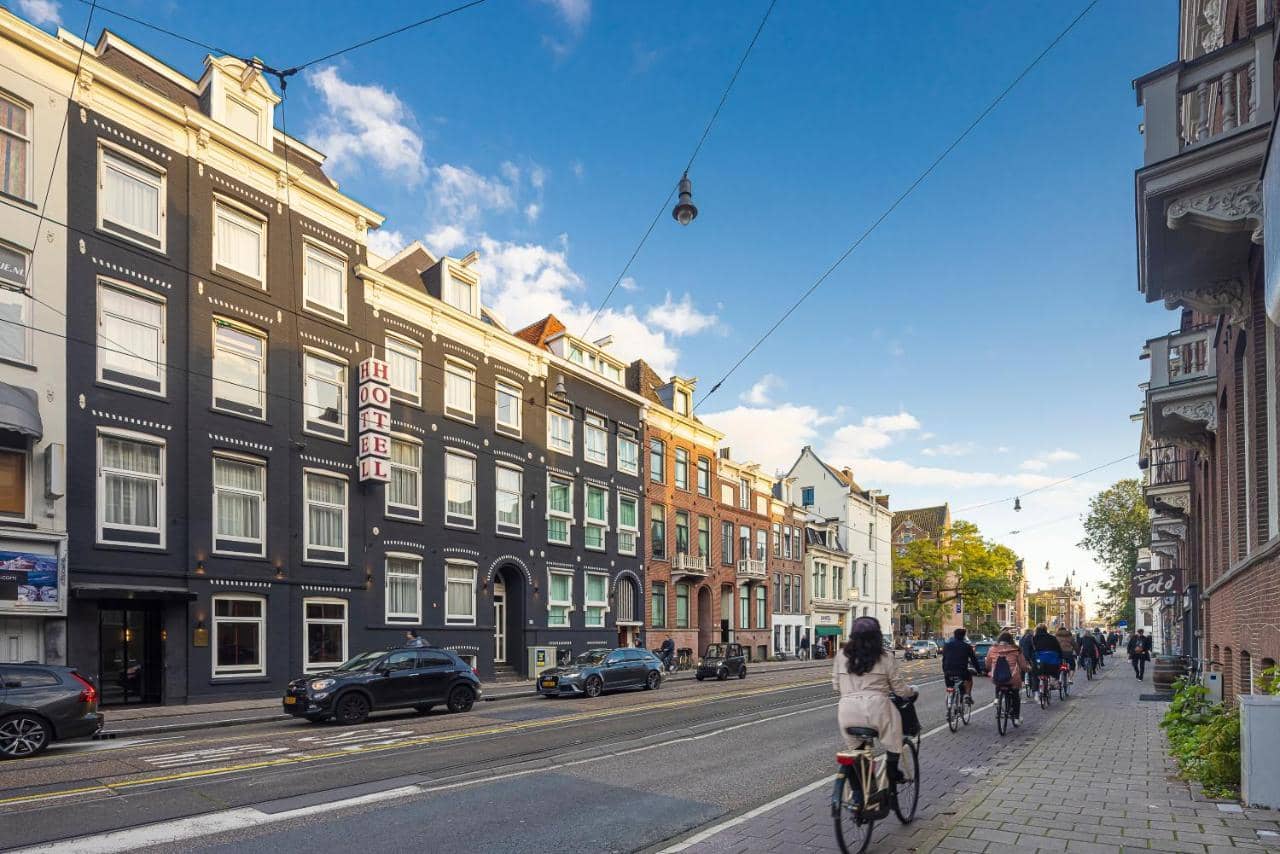 Huygens Place — 4