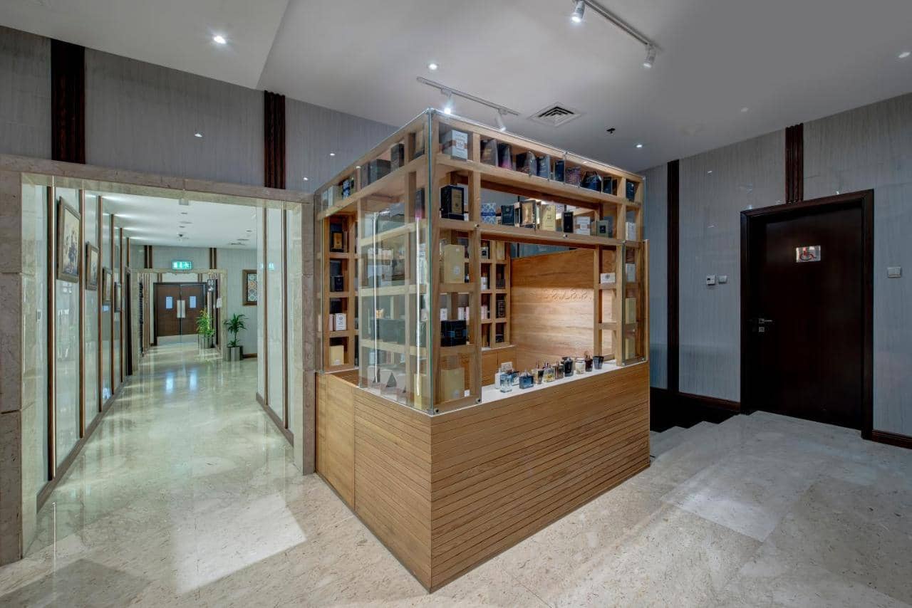 Grandeur Hotel — 4