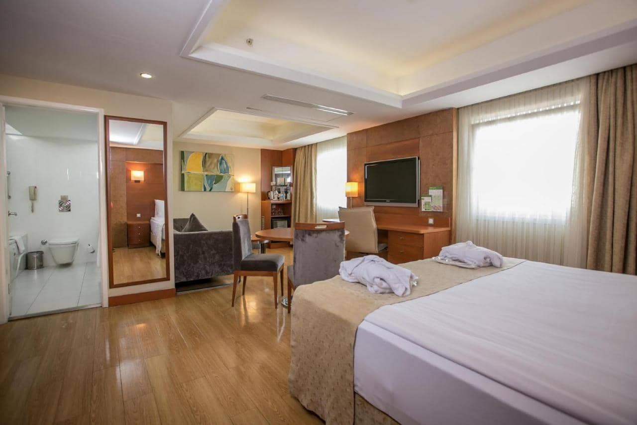 Holiday Inn Istanbul City — 3