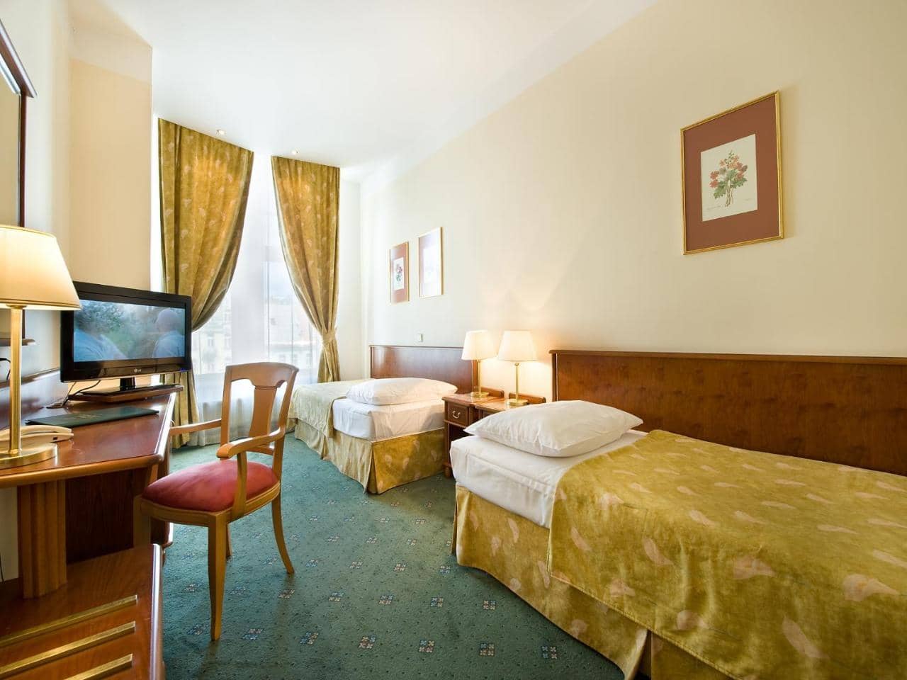 Ea Hotel Rokoko — 2