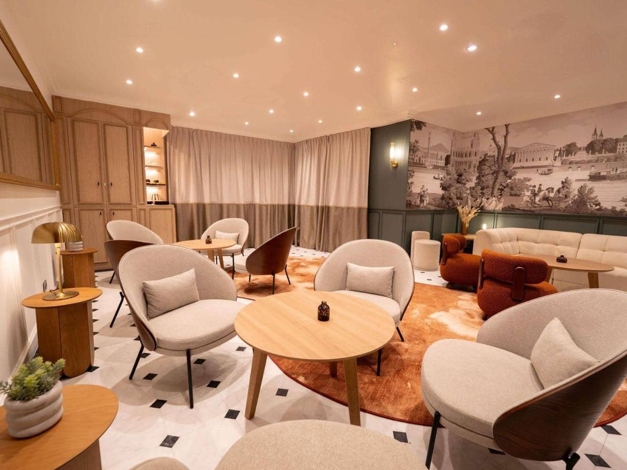 Mercure Paris Bastille Marais Hotel — 3