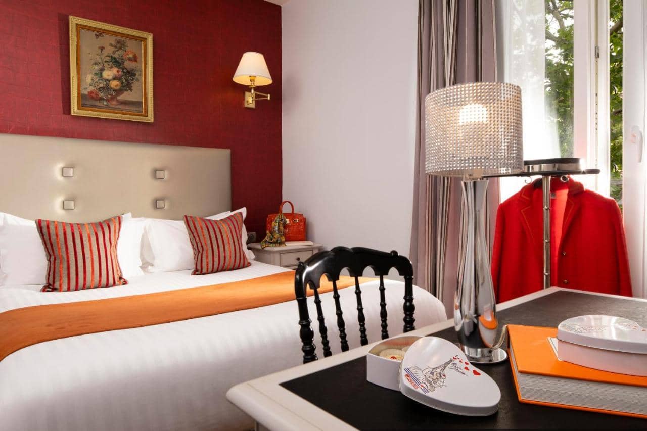 Hotel Plaza Elysees — 2
