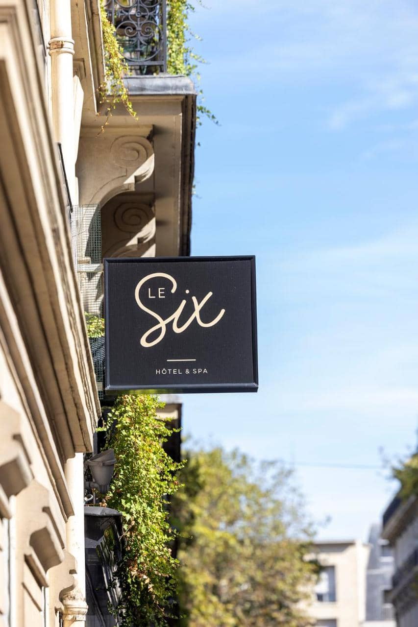 Le Six — 3