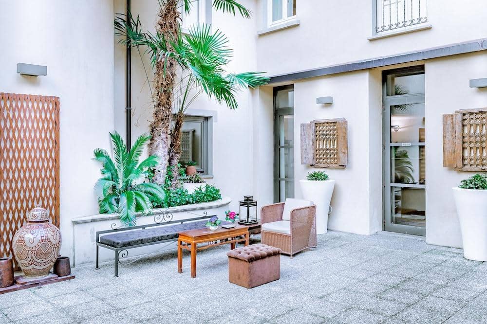 Townhouse 33 Boutique Hotel