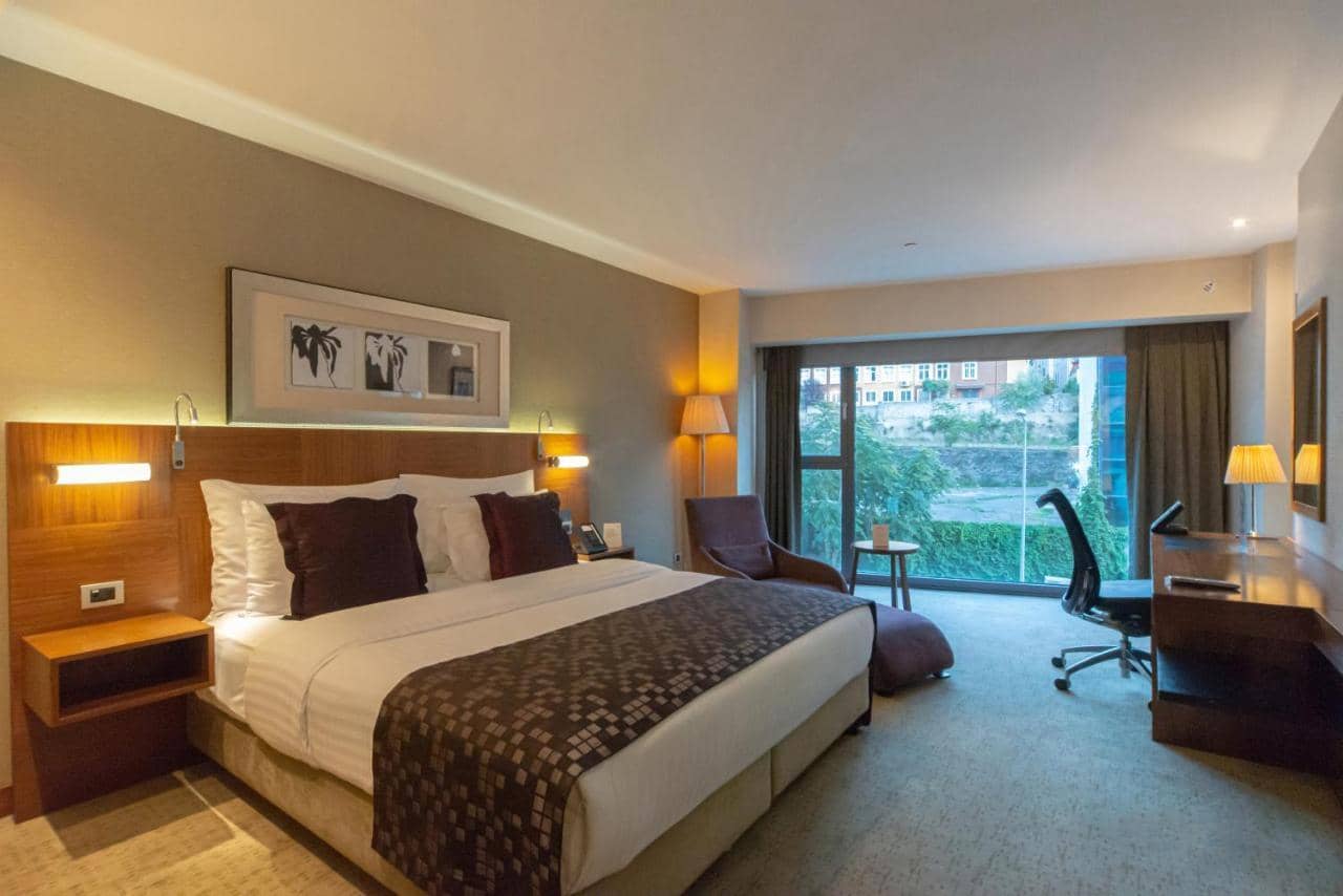 Crowne Plaza Harbiye — 2