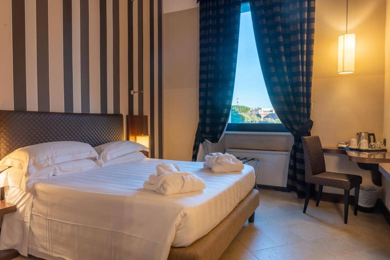 Th Roma - Carpegna Palace Hotel — 2