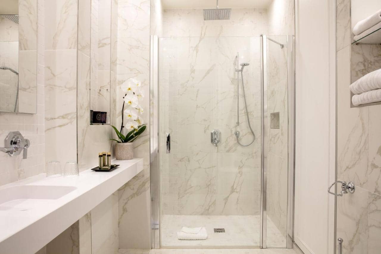 Serotel Lutece — 5