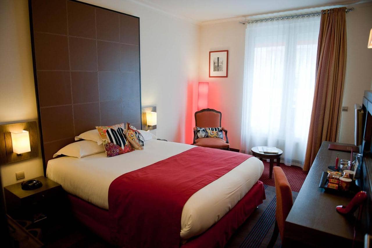 Westside Arc de Triomphe (Adults only) — 2