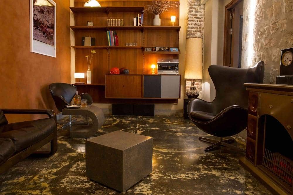 La Nouvelle Republique Hotel — 2