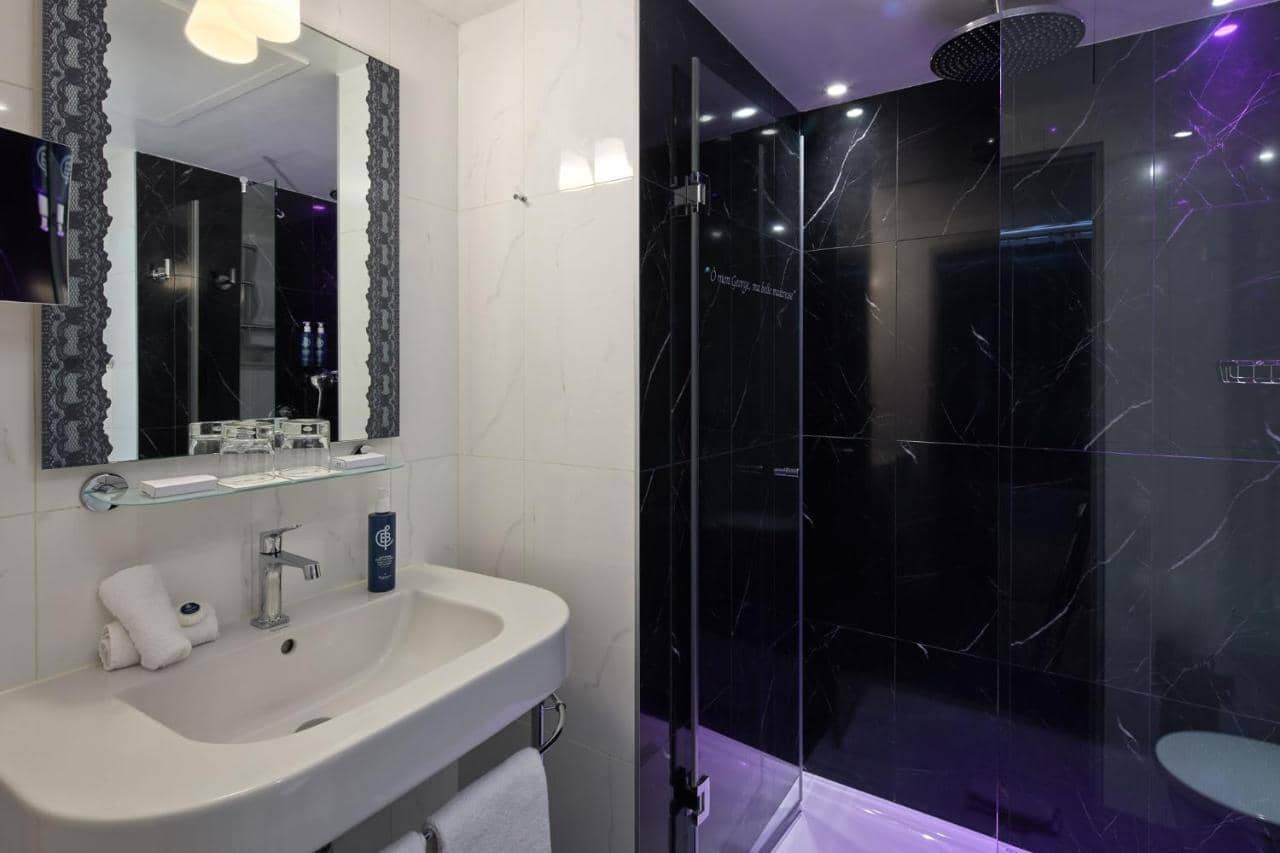 Les Plumes Hotel Paris — 5