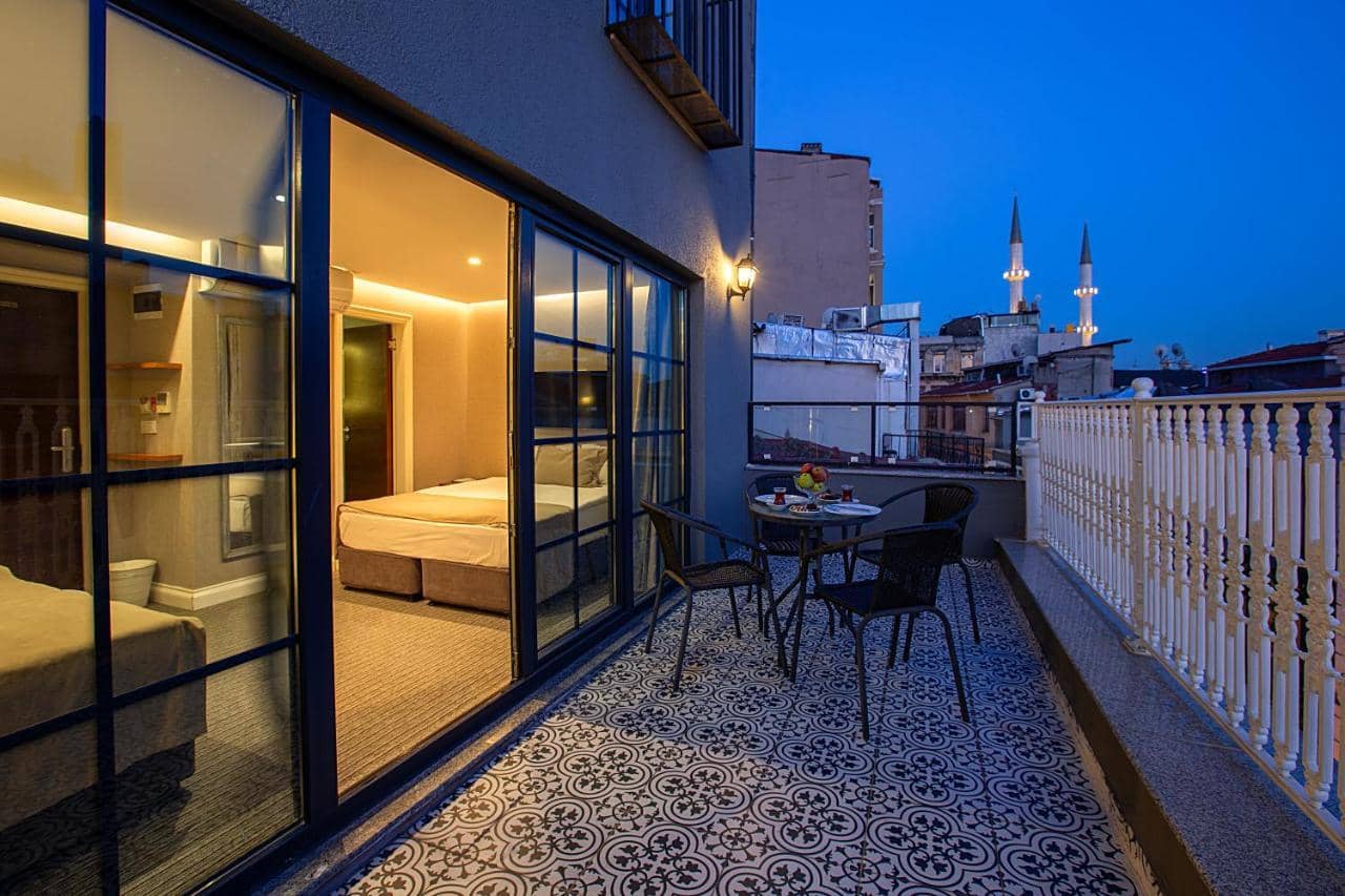 Aston Residence — 4