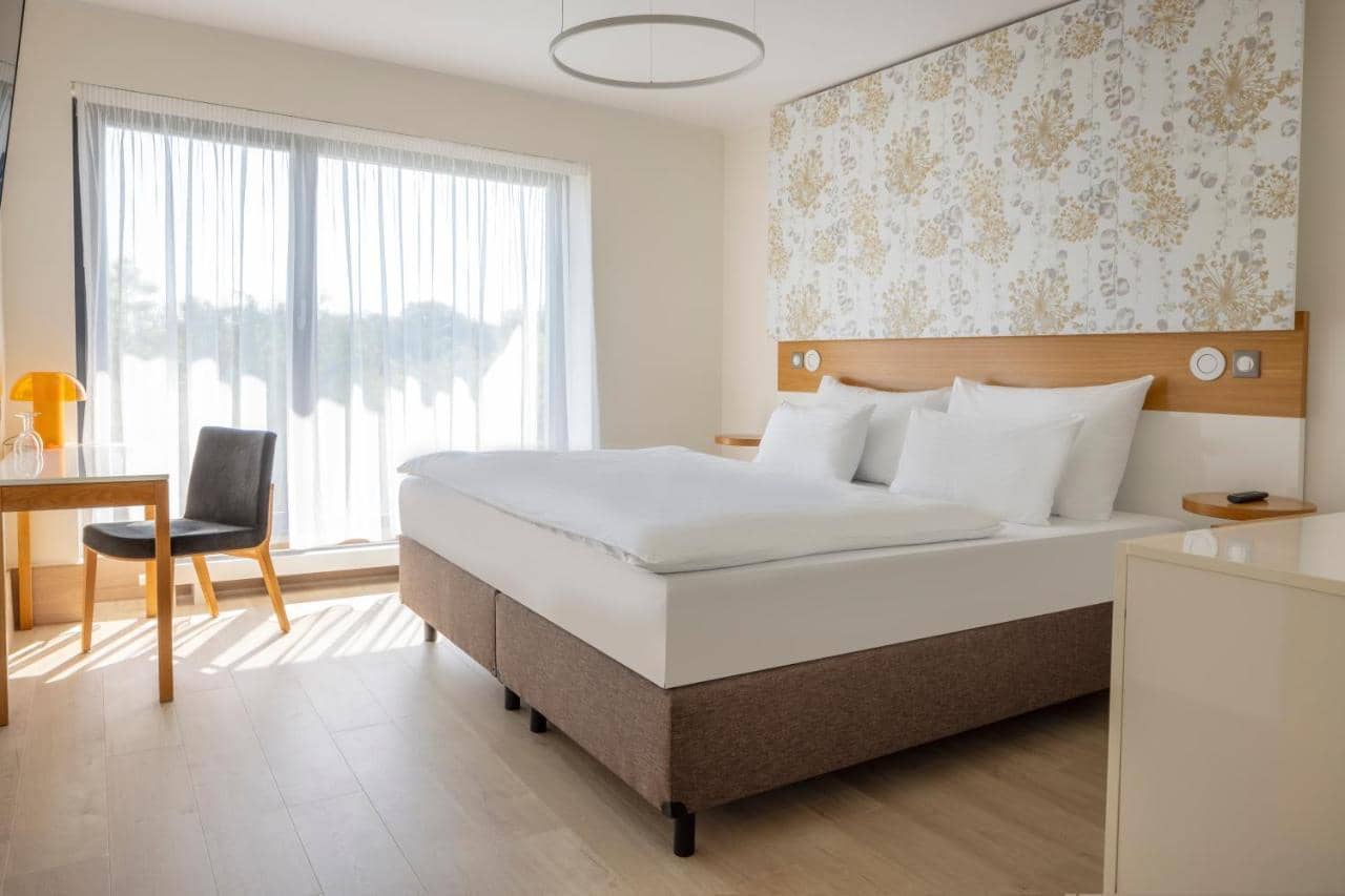 Hotel Golf — 3