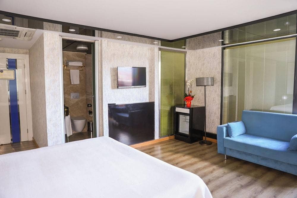 The Hera Platinum Hotel — 4