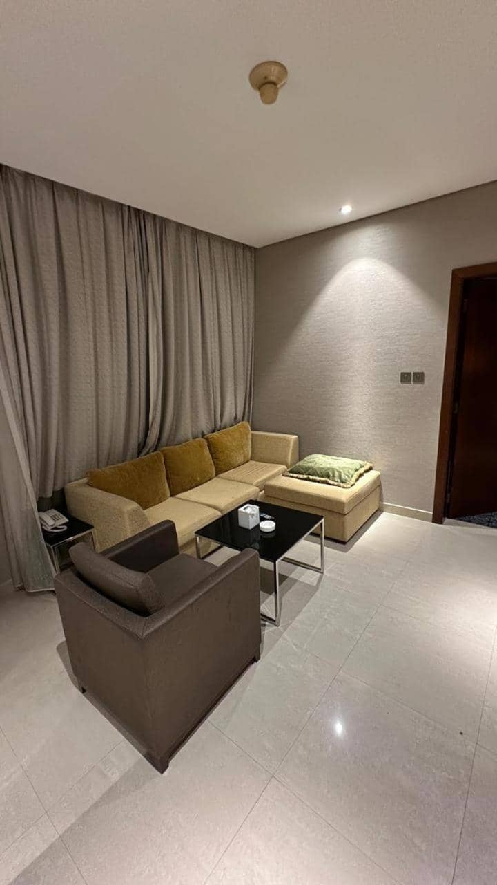 Hotel Versailles Dubai — 4