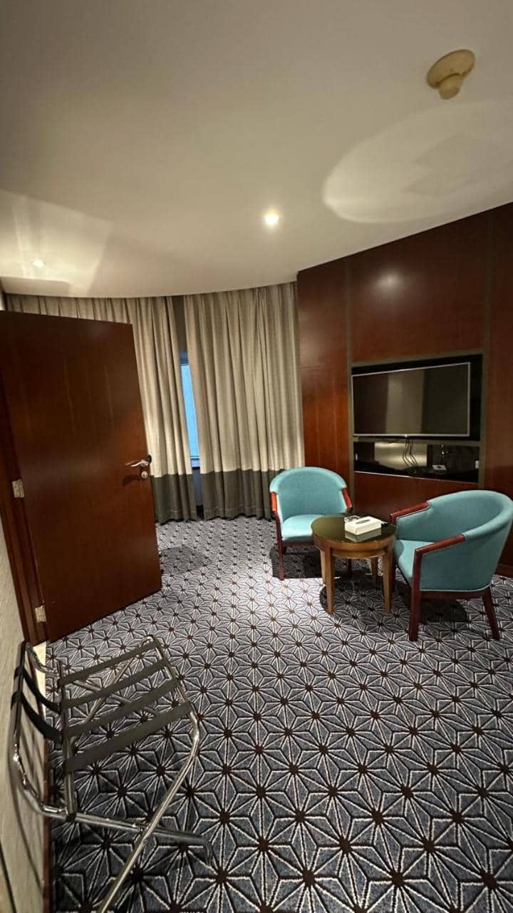 Hotel Versailles Dubai — 3