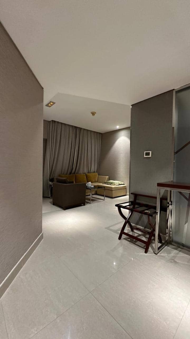 Hotel Versailles Dubai — 5