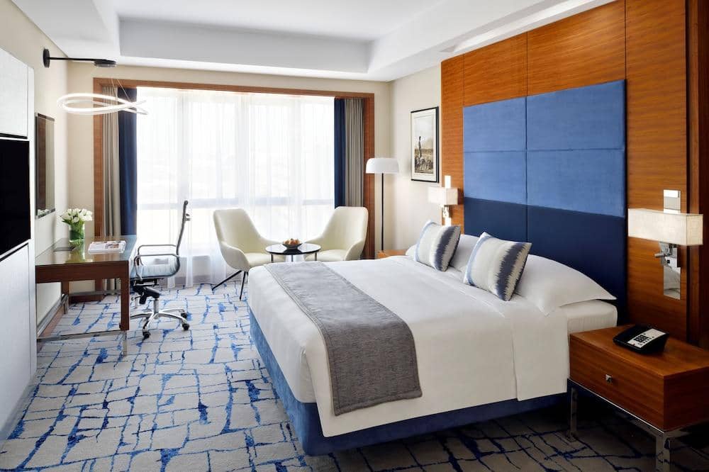 Movenpick Hotel & Apartments Bur Dubai — 2