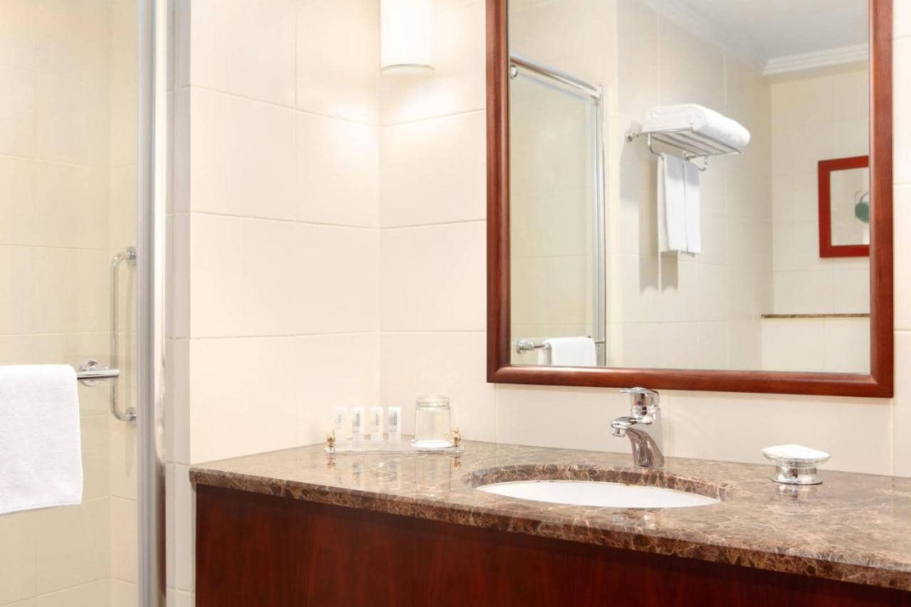 Le Meridien Towers — 5