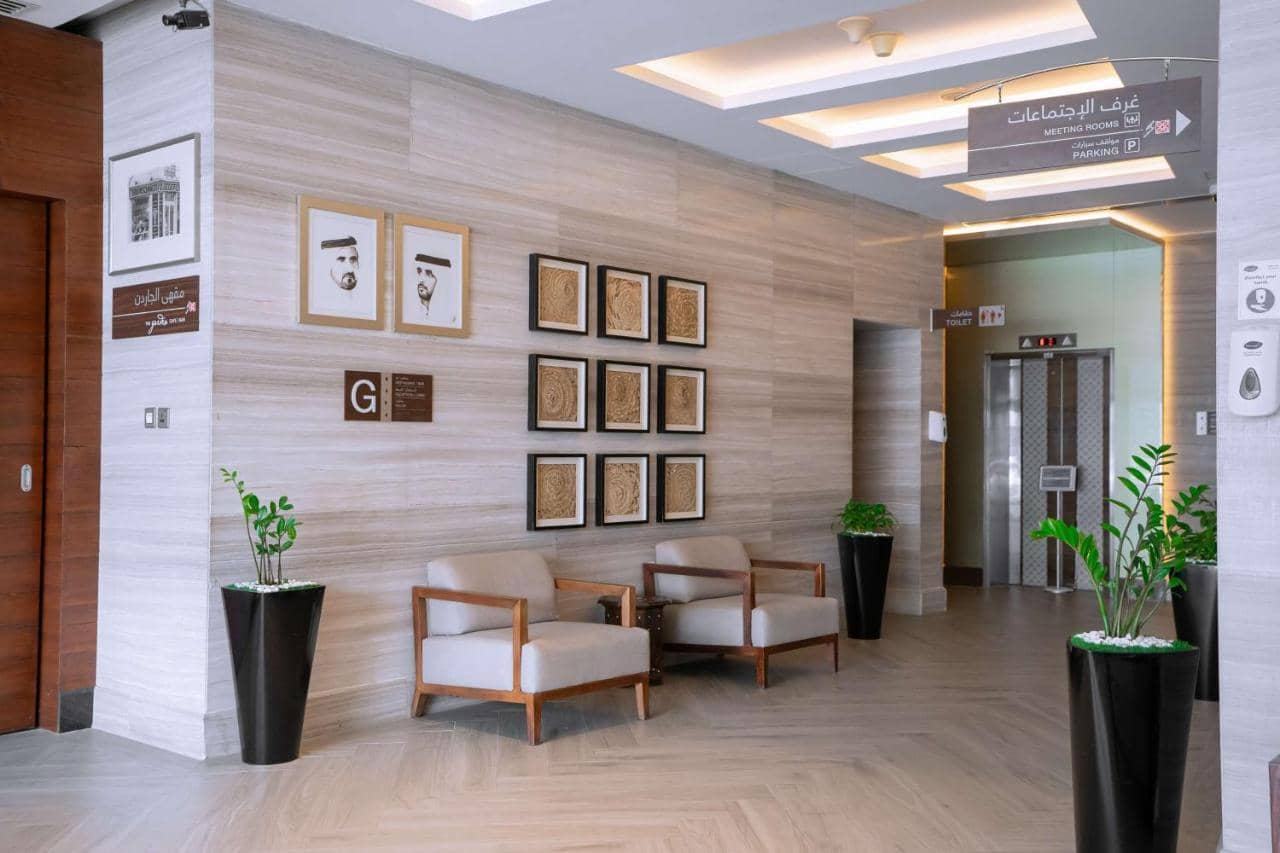 Hilton Garden Inn Dubai Al Muraqabat — 2