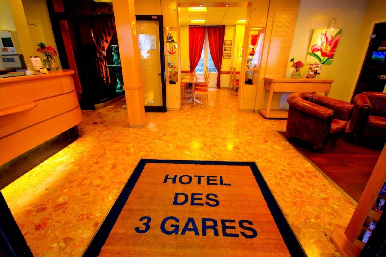 Des Trois Gares (Adults only) — 2