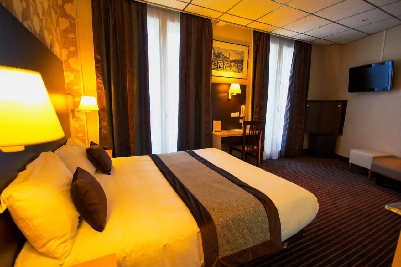 Des Trois Gares (Adults only)