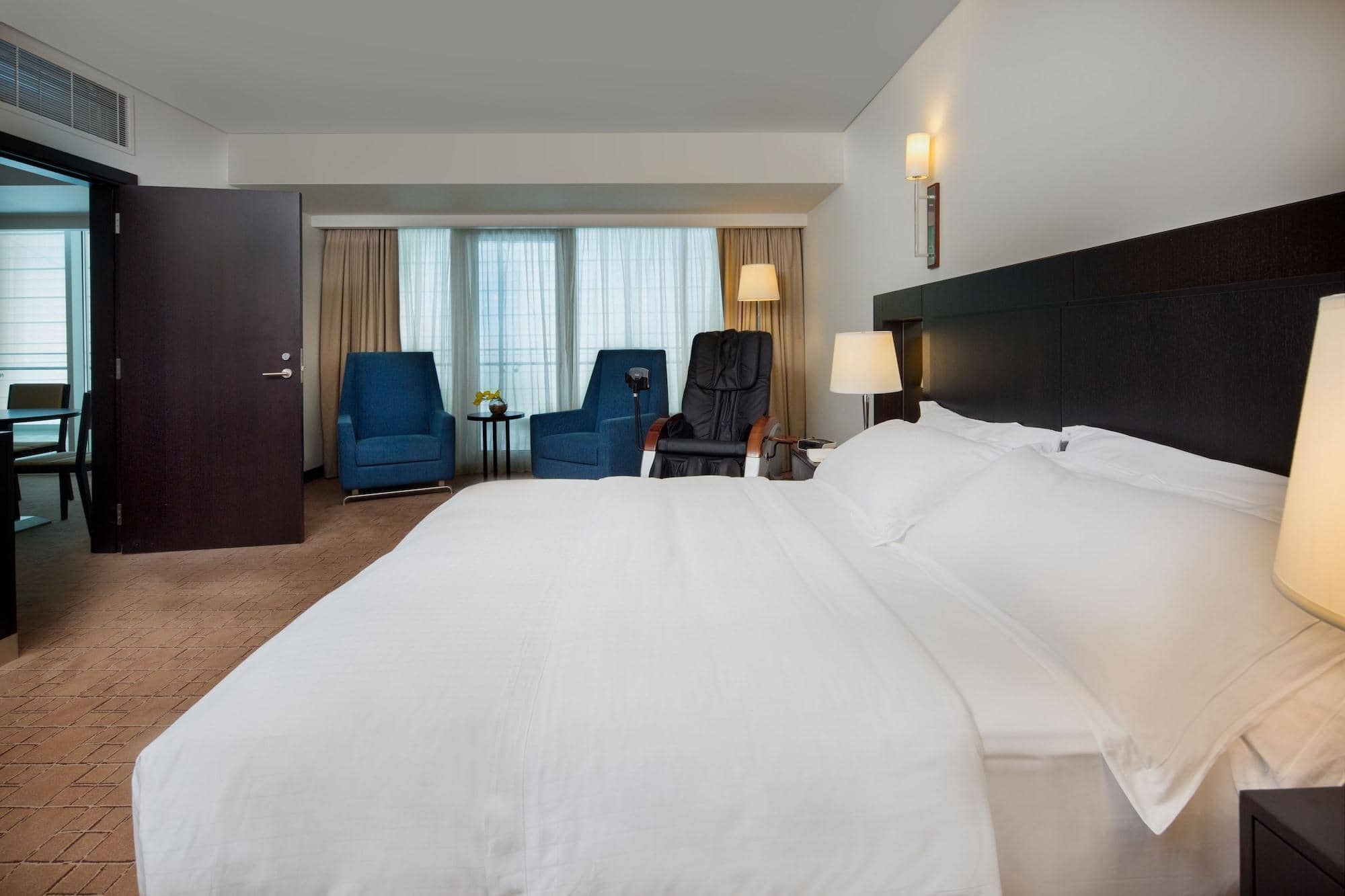 Dubai International Hotel — 2