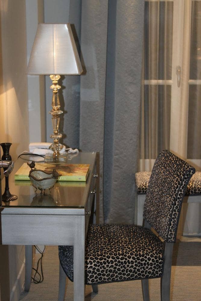 My Home in Paris (Adults only) — 5