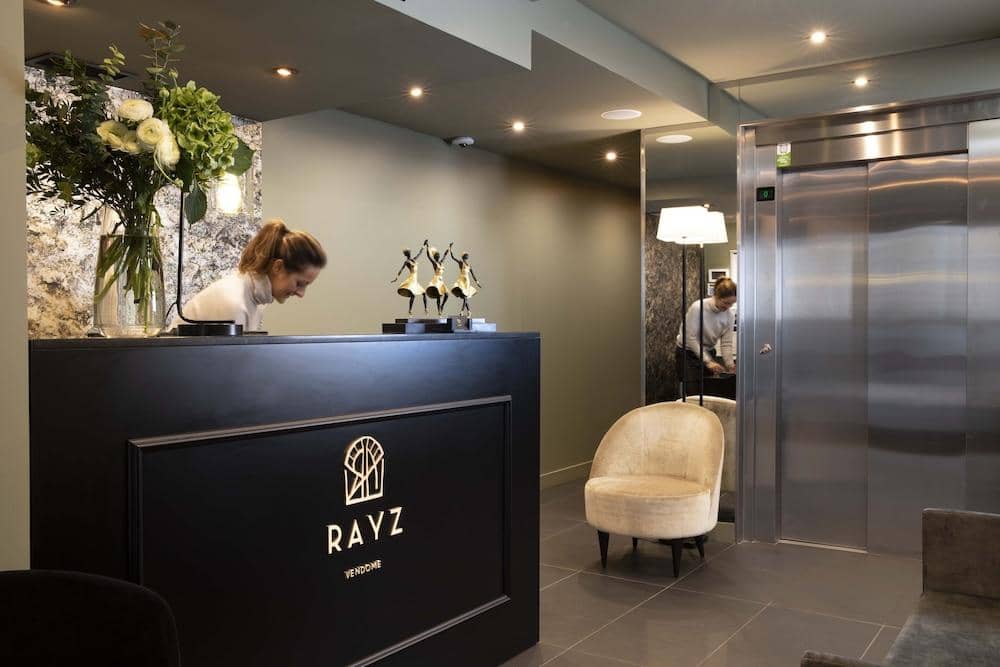 Rayz Private Suites — 2