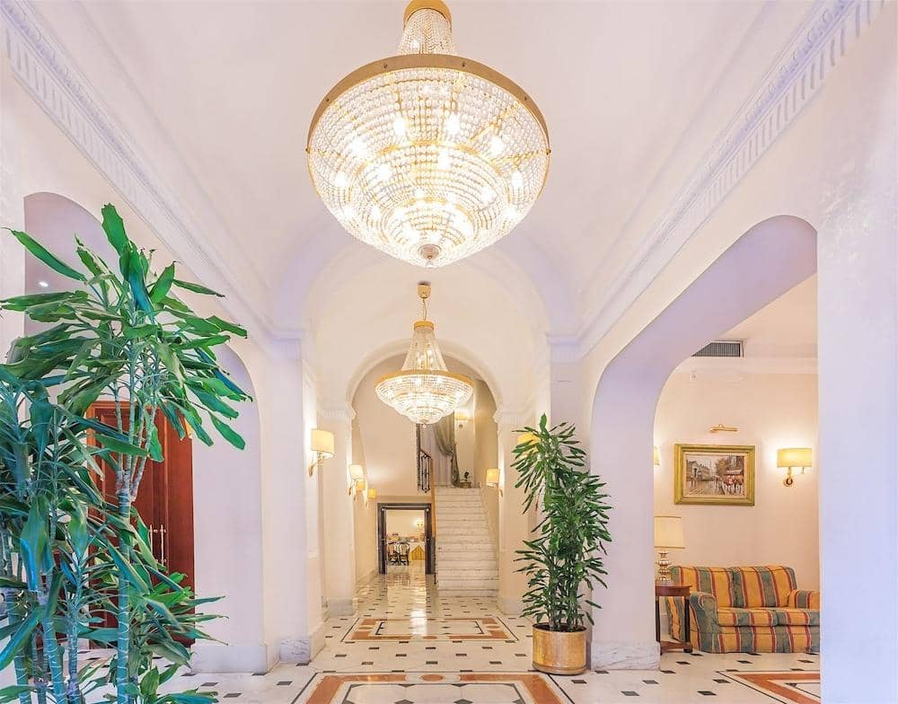 Hotel Lux — 2