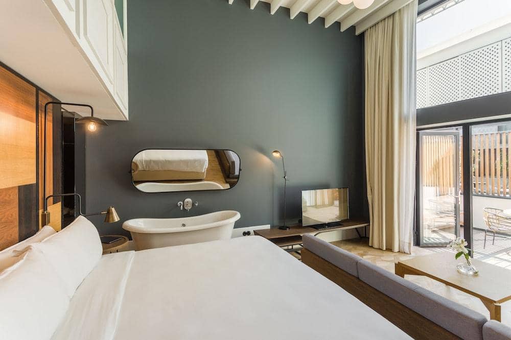 Room Mate Emir — 3