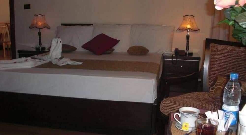 Cairo Plaza Guest House — 5