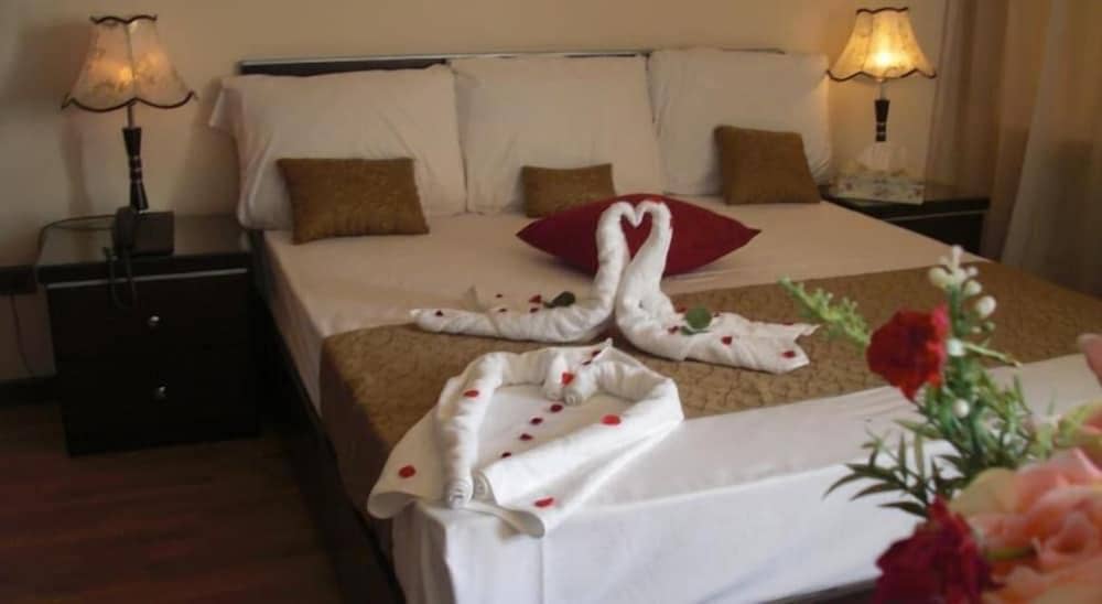 Cairo Plaza Guest House — 3