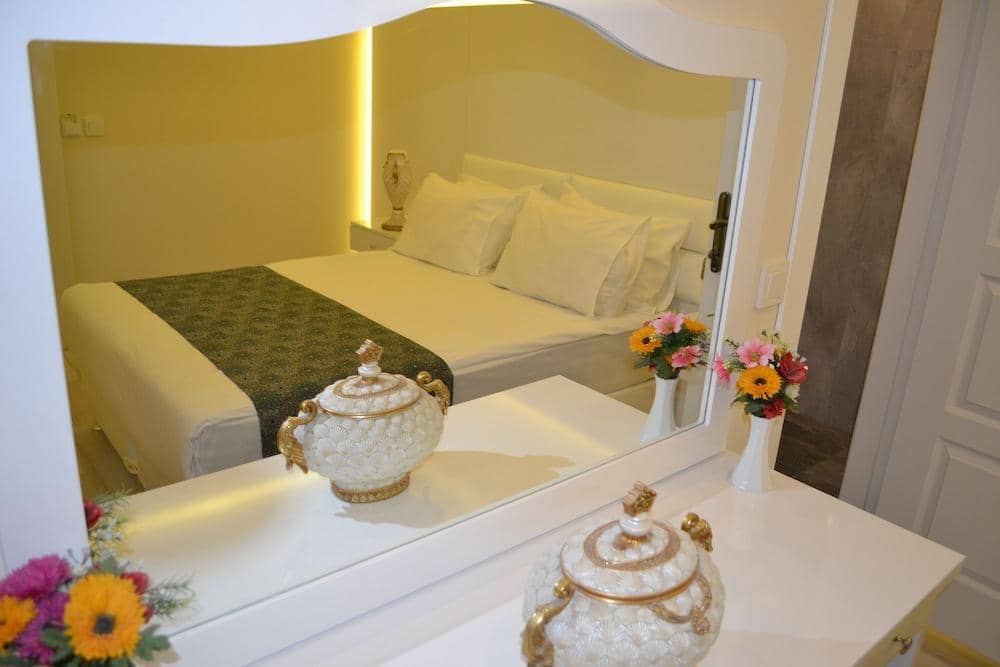 Seven Days Hotel