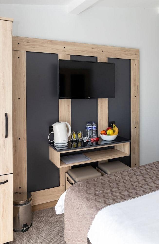 Galley Hotel — 4