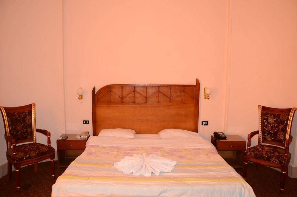 Louris Inn