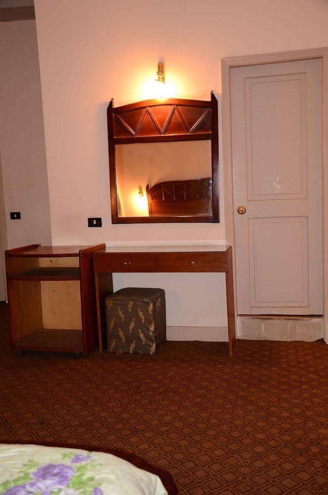 Louris Inn — 2