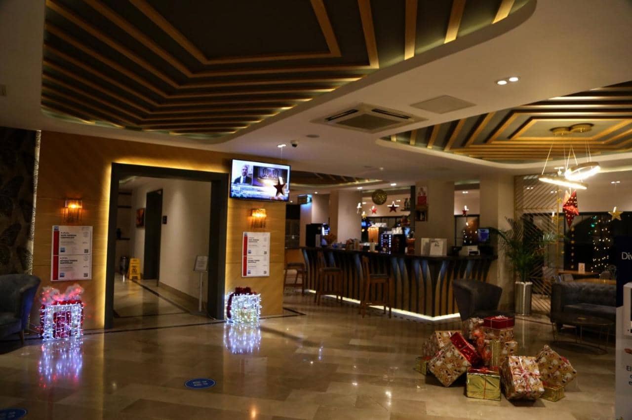 Sealife Lounge (Adults only) — 4