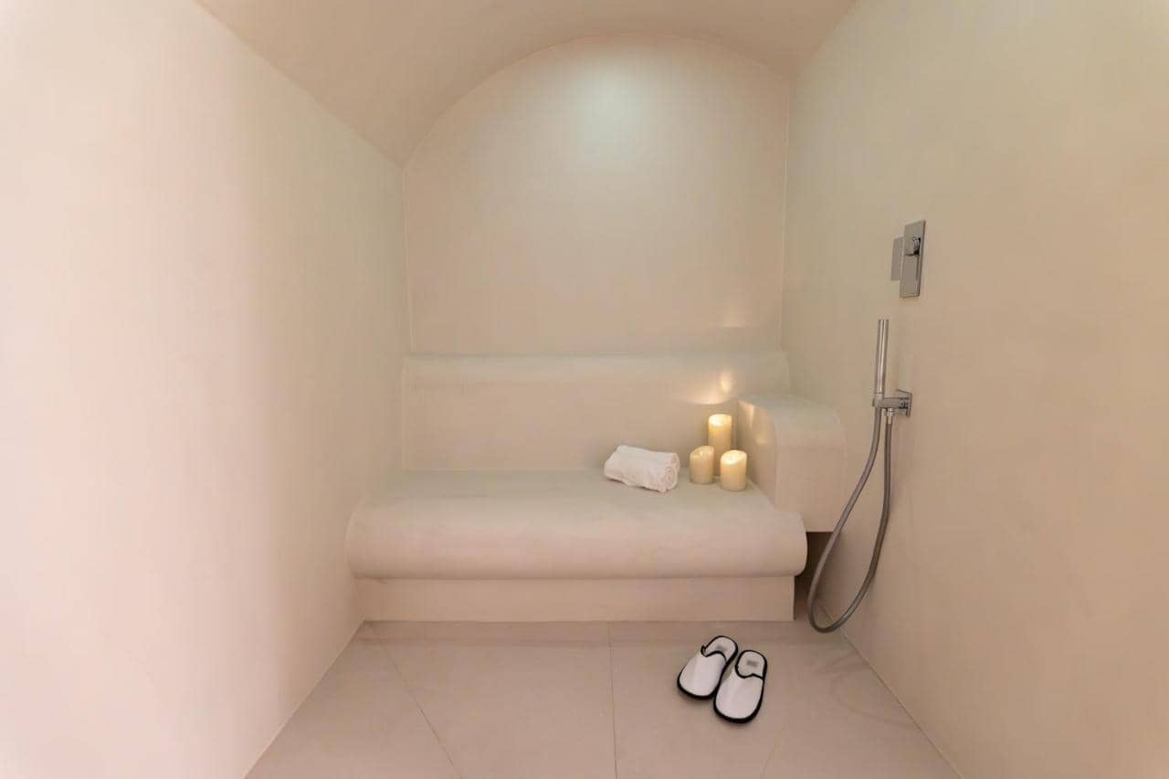 Hotel Dress Code Paris — 4