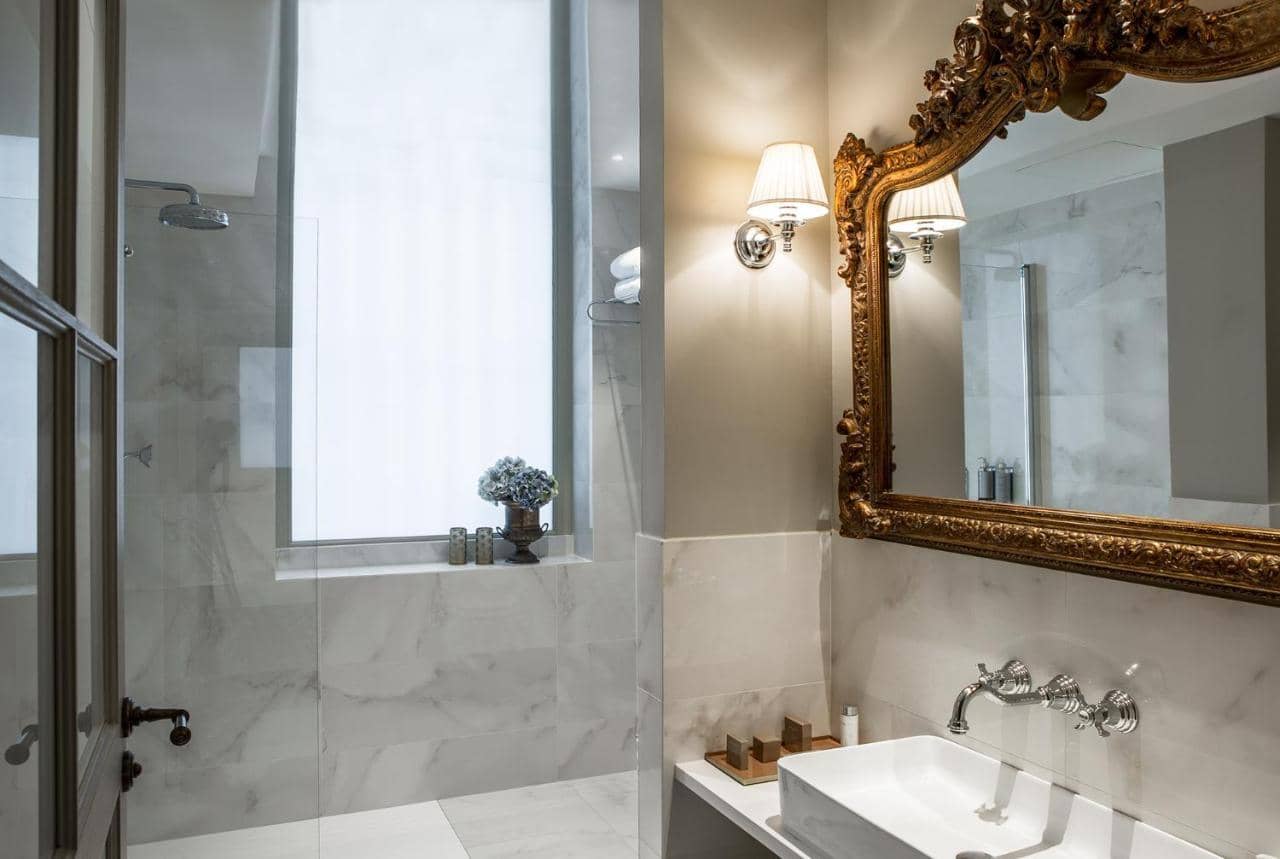 Hotel Charles V — 5