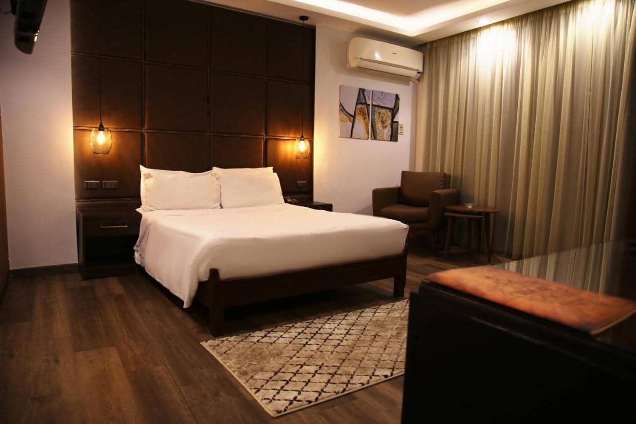 Pearl Hotel — 3