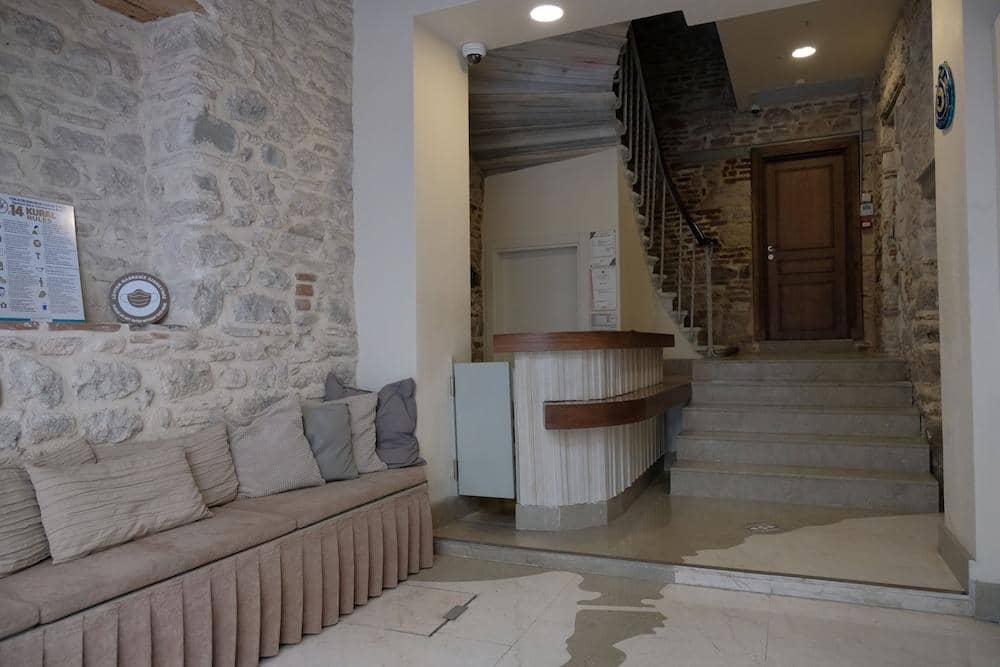 Galatahan Hotel — 2
