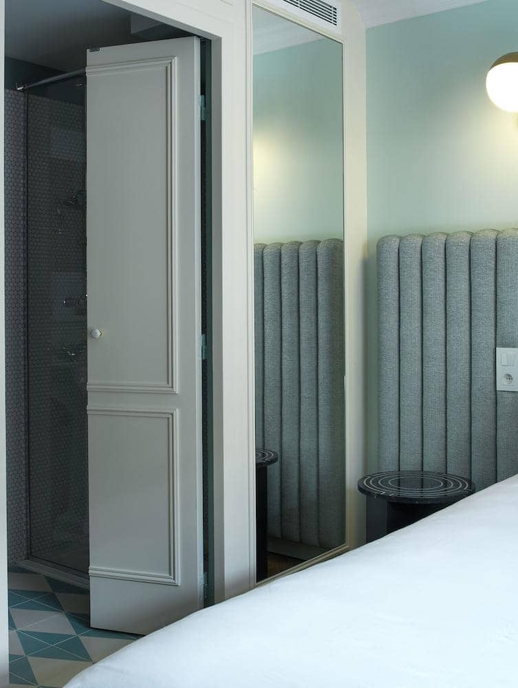 Bachaumont Hotel — 5
