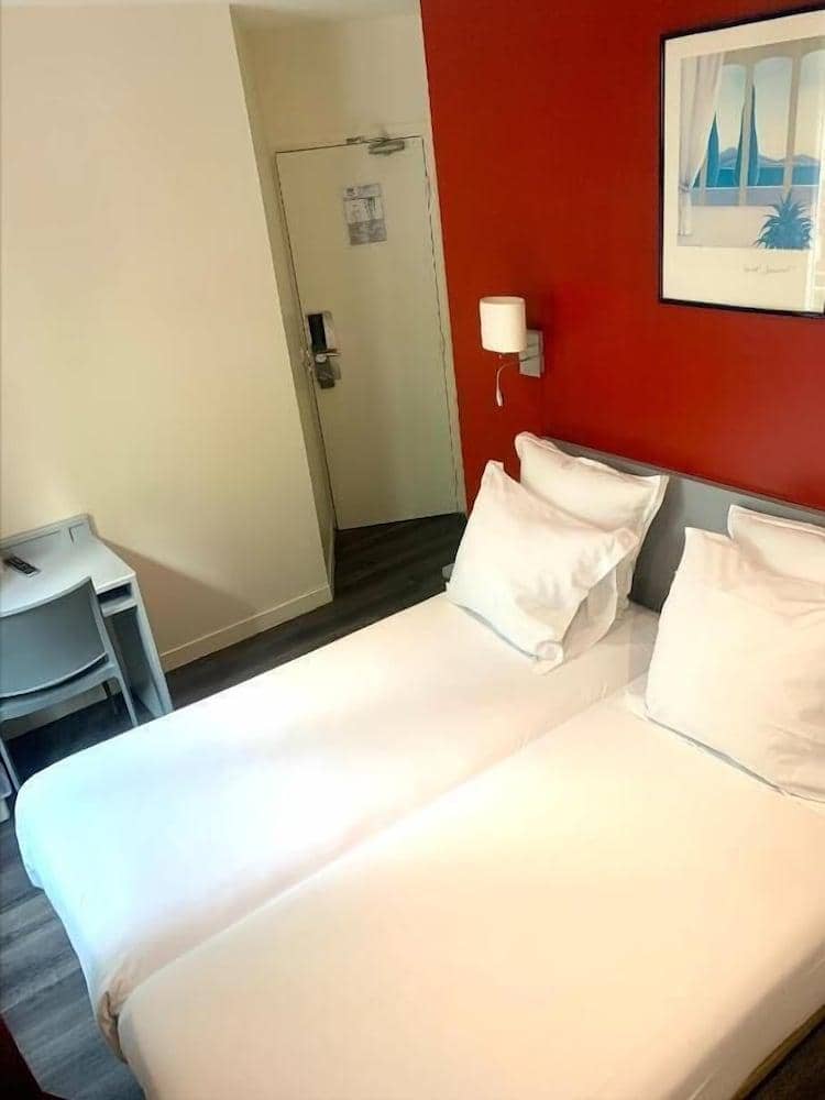 Hipotel Paris Belgrand Marie 20eme — 3
