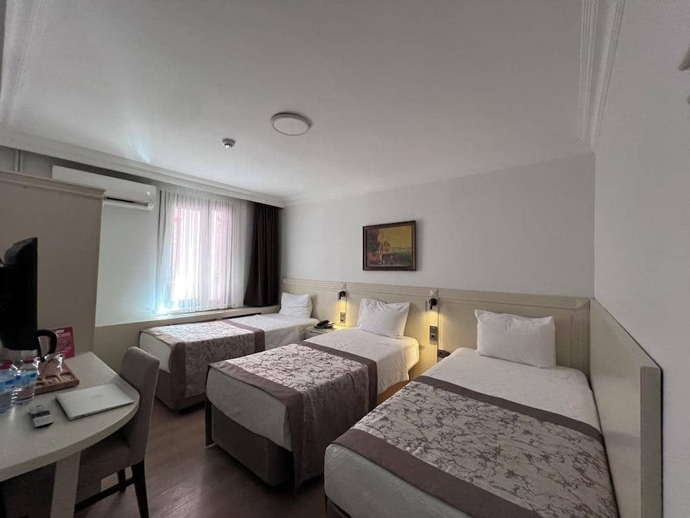 Hotel Gul — 3