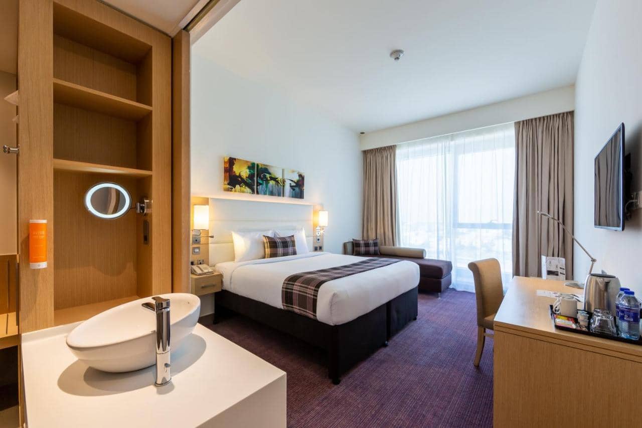 Premier Inn Dubai Dragon Mart Hotel — 2